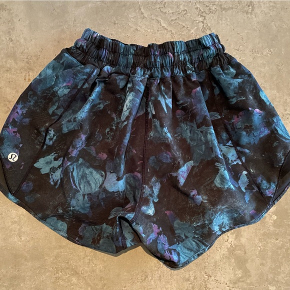 Work shorts but great condition. Daughter just outgrew them - Picture 3 of 3